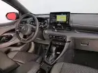 Usata Toyota Yaris Hybrid Active 92 CV (67 kW) 2024 Bianco Utilitaria