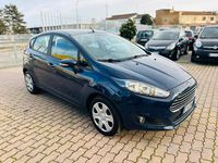 Usata Ford Fiesta 102 CV (75 kW) 2014 Blu Utilitaria