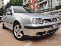 Usata VW Golf IV 101 CV (74 kW) 2001 Grigio Berlina