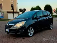 Usata Opel Meriva 101 CV (74 kW) 2011 Grigio Monovolume
