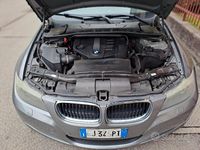 Usata BMW 318 143 CV (105 kW) 2011 Grigio Station wagon