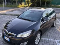 Usata Opel Astra 110 CV (80 kW) 2012 Station wagon