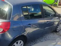 Usado Renault Clio II 75 CV (55 kW) 2010 Gris Berlina