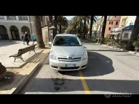 Usata Toyota Corolla 116 CV (85 kW) 2005 Grigio Monovolume