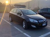 Usata Opel Astra Cosmo 125 CV (91 kW) 2011 Nero Station wagon