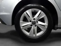 Usata VW Golf VIII Life 110 CV (80 kW) 2021 Reflex silver metallizzato Berlina