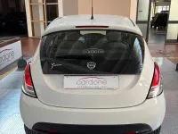 Usata Lancia Ypsilon 95 CV (69 kW) 2013 Bianco Utilitaria