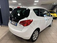 Usata Opel Meriva Cosmo 101 CV (74 kW) 2011 Bianco Monovolume