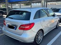 Usata Mercedes B180 109 CV (80 kW) 2015 Grigio Utilitaria