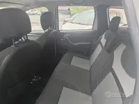 Usata Dacia Duster Lauréate 110 CV (80 kW) 2016 Bianco SUV