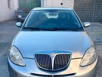 Usata Lancia Ypsilon 60 CV (44 kW) 2005 Argento Utilitaria