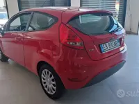 Usata Ford Fiesta 68 CV (50 kW) 2010 Rosso Berlina