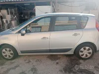 Usata Renault Scenic E-Tech 100 CV (73 kW) 2010 Grigio Monovolume