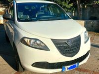 Usata Lancia Ypsilon 95 CV (69 kW) 2014 Bianco Utilitaria