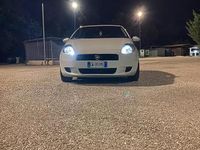 Usata Fiat Grande Punto 75 CV (55 kW) 2006 Bianco Utilitaria