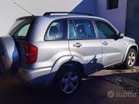 Usata Toyota RAV4 115 CV (84 kW) 2004 Grigio SUV