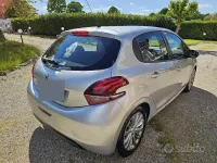 Usata Peugeot 208 Active 82 CV (60 kW) 2017 Grigio Utilitaria