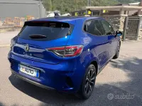Usata Renault Clio V Techno 91 CV (66 kW) 2025 Blu Berlina