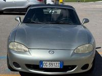 Usata Mazda MX5 146 CV (107 kW) 2004 Grigio Cabrio