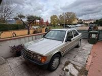 Usata Mercedes 190 122 CV (89 kW) 1984 Berlina