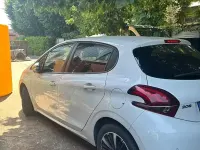 Usata Peugeot 208 83 CV (61 kW) 2019 Bianco Utilitaria