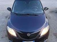 Usata Lancia Ypsilon Gold 69 CV (50 kW) 2018 Blu Utilitaria