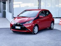 Usata Toyota Aygo 69 CV (50 kW) 2015 Rosso Utilitaria