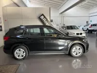 Käytetty BMW X1 Advantage 125 HP (91 kW) 2021 Musta Katumaasturi