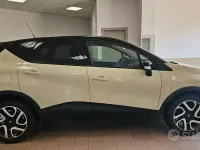 Usata Renault Captur Intens 90 CV (66 kW) 2016 Beige SUV