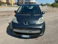 Usata Peugeot 107 68 CV (50 kW) 2012 Grigio Utilitaria
