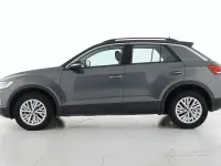 Usata VW T-Roc Life 150 CV (110 kW) 2024 Grigio SUV