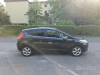 Usata Ford Fiesta 82 CV (60 kW) 2011 Nero Berlina