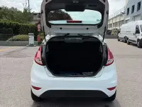 Usata Ford Fiesta 75 CV (55 kW) 2015 Bianco Utilitaria