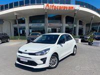 Usado Kia Rio Style 101 HP (74 kW) 2021 Branco Sedan