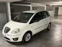 Usata Lancia Musa 77 CV (56 kW) 2012 Bianco Monovolume