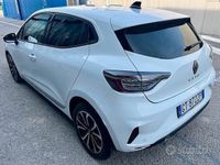 Usata Renault Clio V Techno 91 CV (66 kW) 2024 Bianco Utilitaria