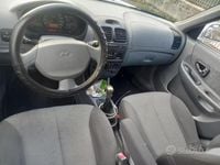 Usata Hyundai Accent 2003 Grigio Berlina