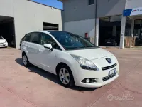 Usata Peugeot 5008 Family 112 CV (82 kW) 2011 Bianco Monovolume
