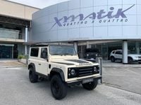 Usata Land Rover Defender 136 CV (100 kW) 1996 Beige pastello Utilitaria
