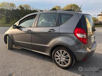 Usata Mercedes A180 116 CV (85 kW) 2009 Grigio Berlina