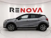Usata Renault Captur Techno 101 CV (74 kW) 2023 Grigio SUV