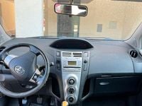 Usata Toyota Yaris 90 CV (66 kW) 2007 Nero Utilitaria