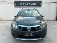 Usata Dacia Sandero Stepway 88 CV (64 kW) 2012 Grigio Berlina