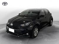 Usata Toyota Yaris Hybrid Lounge 116 CV (85 kW) 2022 Black met Berlina
