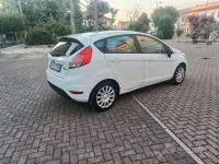 Usata Ford Fiesta Business Edition 75 CV (55 kW) 2016 Bianco Utilitaria