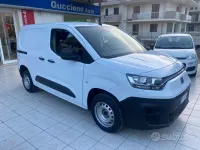 Usata Fiat Doblò 100 CV (73 kW) 2024 Bianco Monovolume