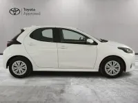 Usata Toyota Yaris Hybrid Active 92 CV (67 kW) 2023 Bianco Berlina