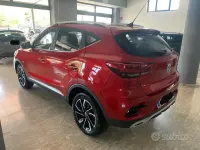 Usata MG ZS Luxury 111 CV (81 kW) 2023 Rosso SUV