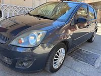 Usata Ford Fiesta 73 CV (53 kW) 2007 Grigio Utilitaria