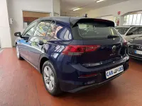 Usata VW Golf VIII Life 110 CV (80 kW) 2022 Blu/azzurro Berlina